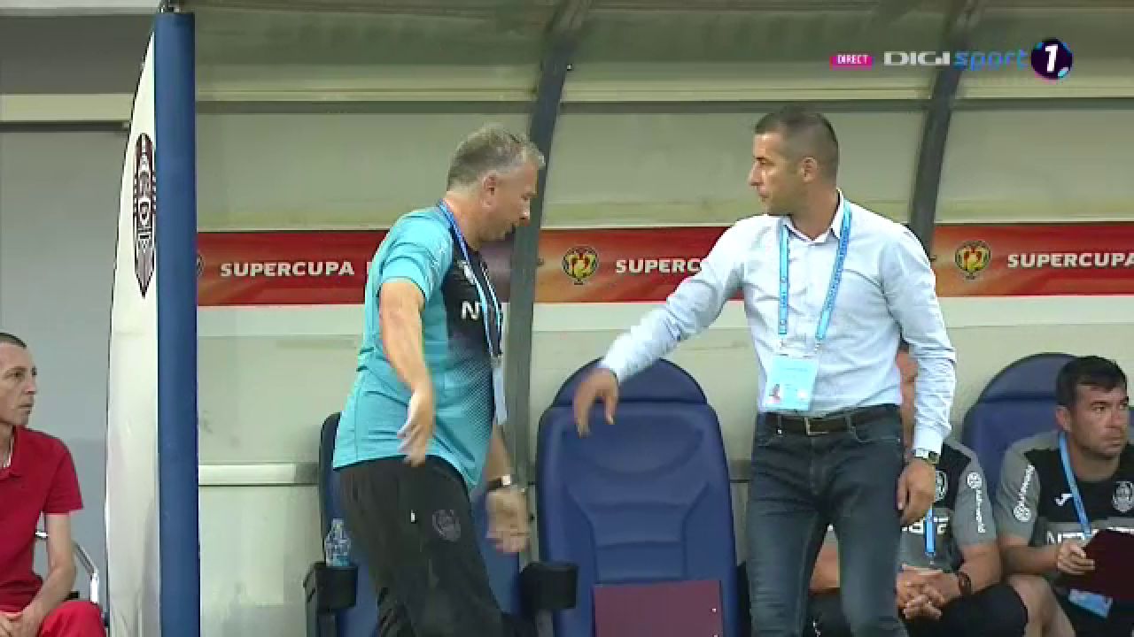 Petrescu, PAZIT pe banca si tot degeaba! :)) Panin era sa-i dea peste mana! Imagini FABULOASE in finalul reprizei! Super Dan si-a iesit din minti. Ce a facut_12
