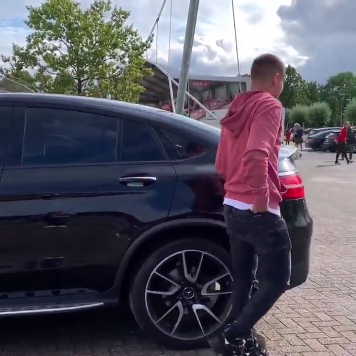 Prima zi a lui Razvan Marin la Ajax! A venit cu masina ca a lui Ronaldo, de 100 000 de euro! Cum arata BOLIDUL de lux cu care a impresionat in parcarea lui Ajax_8