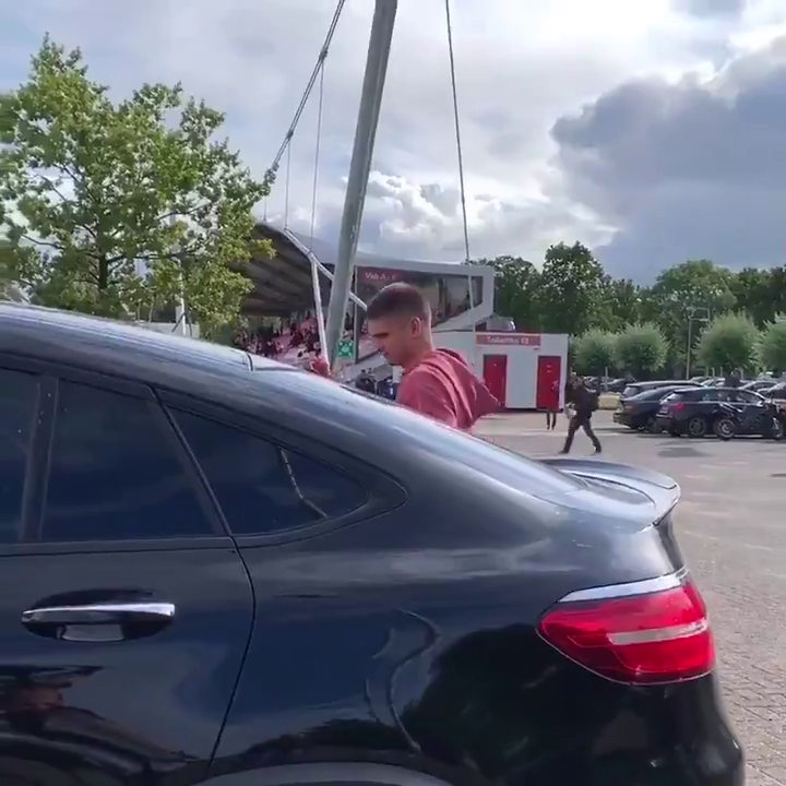 Prima zi a lui Razvan Marin la Ajax! A venit cu masina ca a lui Ronaldo, de 100 000 de euro! Cum arata BOLIDUL de lux cu care a impresionat in parcarea lui Ajax_11