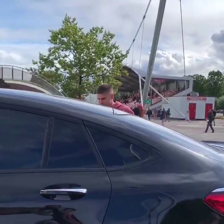 Prima zi a lui Razvan Marin la Ajax! A venit cu masina ca a lui Ronaldo, de 100 000 de euro! Cum arata BOLIDUL de lux cu care a impresionat in parcarea lui Ajax_12