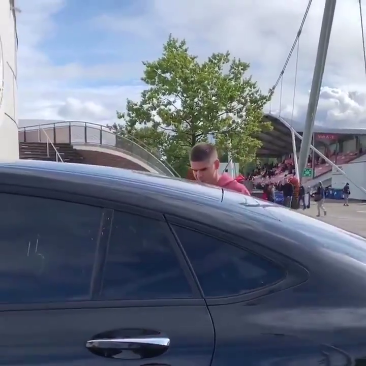 Prima zi a lui Razvan Marin la Ajax! A venit cu masina ca a lui Ronaldo, de 100 000 de euro! Cum arata BOLIDUL de lux cu care a impresionat in parcarea lui Ajax_13