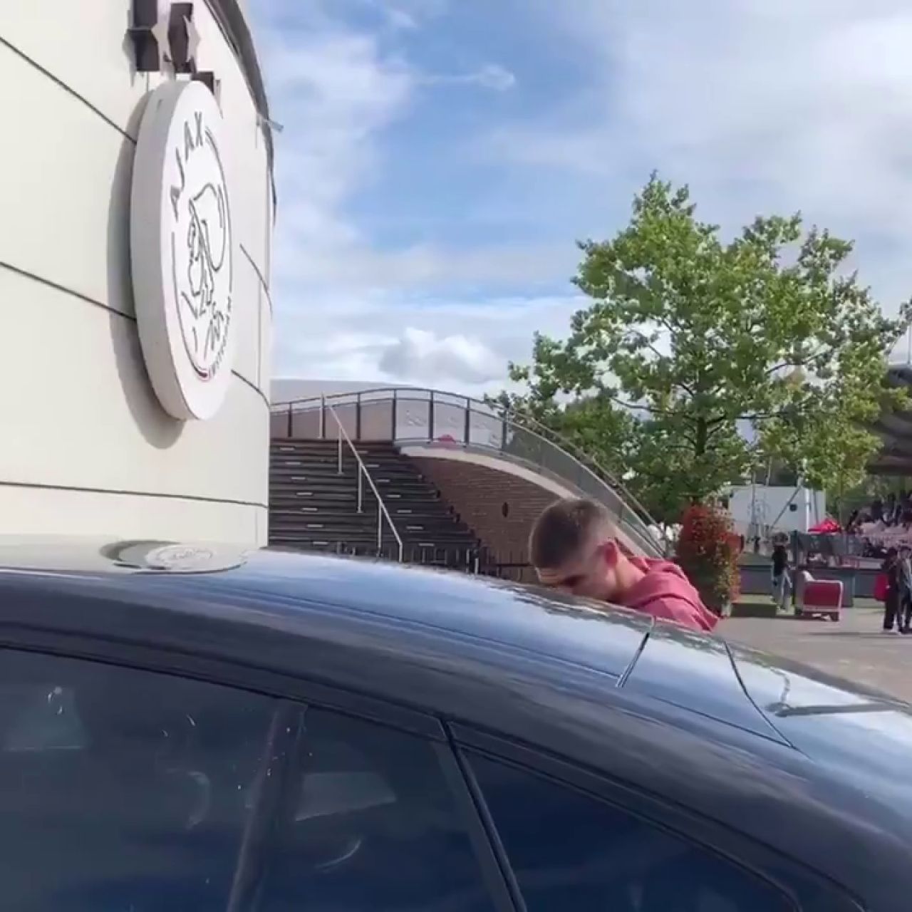Prima zi a lui Razvan Marin la Ajax! A venit cu masina ca a lui Ronaldo, de 100 000 de euro! Cum arata BOLIDUL de lux cu care a impresionat in parcarea lui Ajax_14
