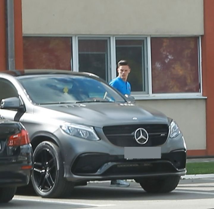 Prima zi a lui Razvan Marin la Ajax! A venit cu masina ca a lui Ronaldo, de 100 000 de euro! Cum arata BOLIDUL de lux cu care a impresionat in parcarea lui Ajax_16