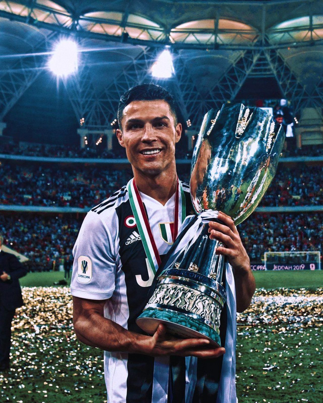 Sute de mii de euro pe saptamana! Cum arata MEGA IAHTUL pe care Ronaldo si-a petrecut vacanta si ce suma URIASA a platit vara asta_4