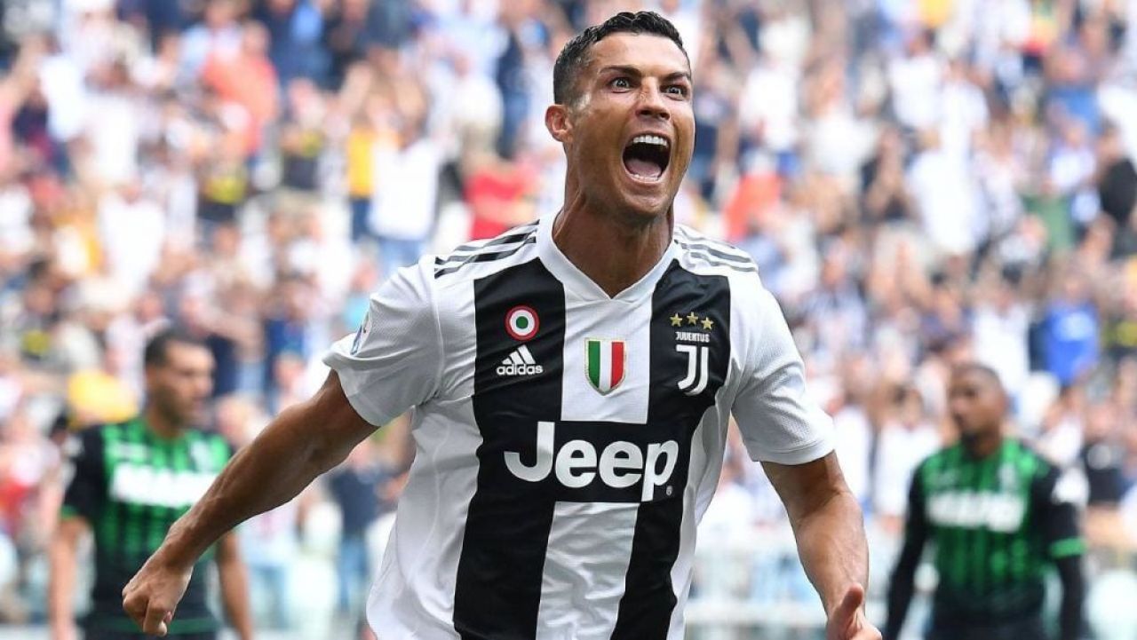 Sute de mii de euro pe saptamana! Cum arata MEGA IAHTUL pe care Ronaldo si-a petrecut vacanta si ce suma URIASA a platit vara asta_5