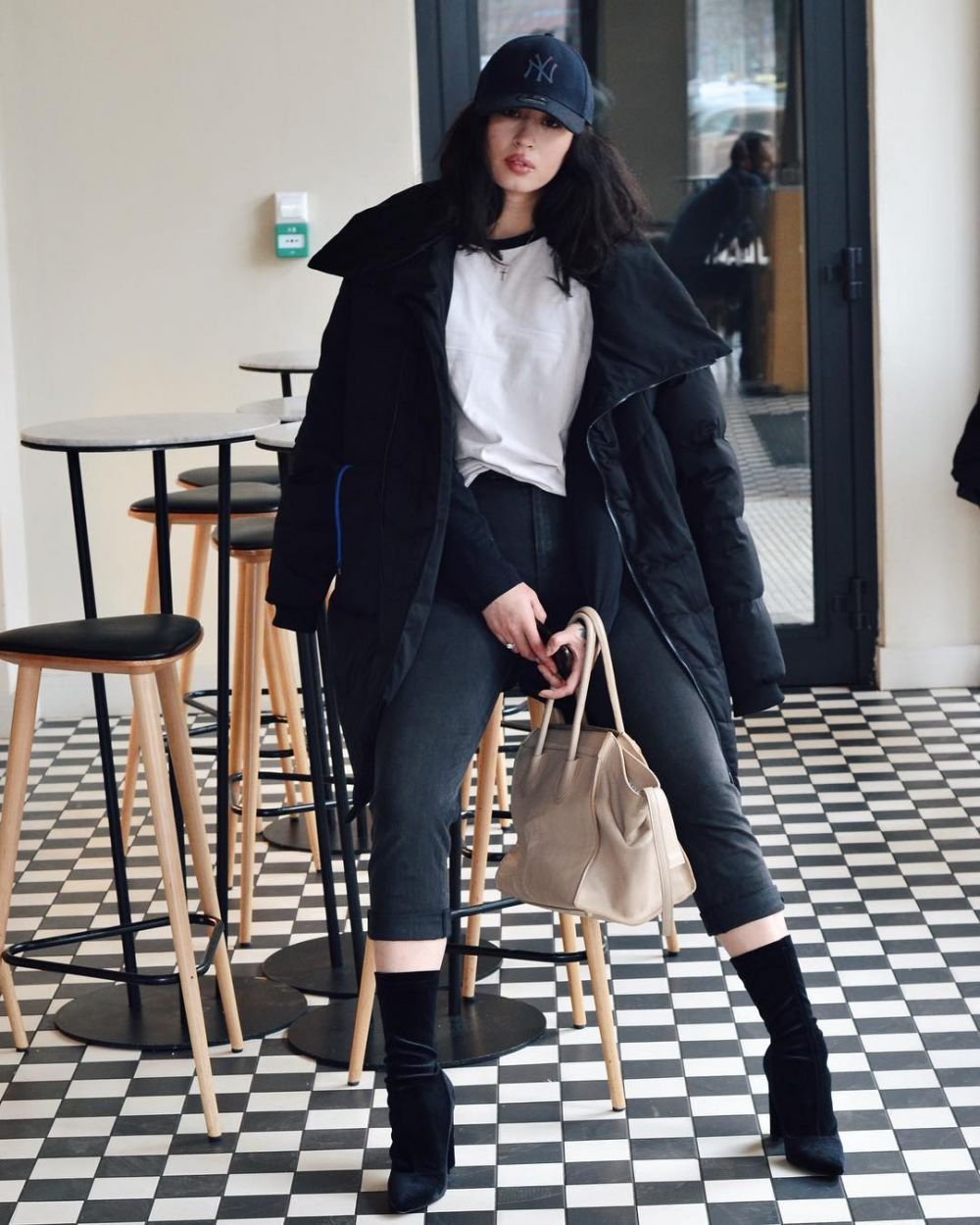 Sonia Kim Ursu, cea mai buna baschetbalista din Romania. A renuntat la moda si s-a apucat de baschet! 
