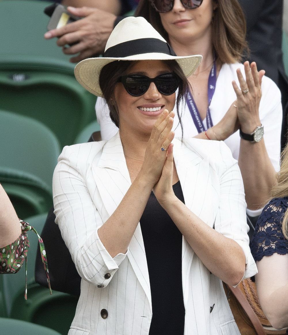 Ce a patit barbatul care a incercat sa-si faca poza langa ducesa Meghan Markle la Wimbledon! Paznicii au intervenit imediat. FOTO_7