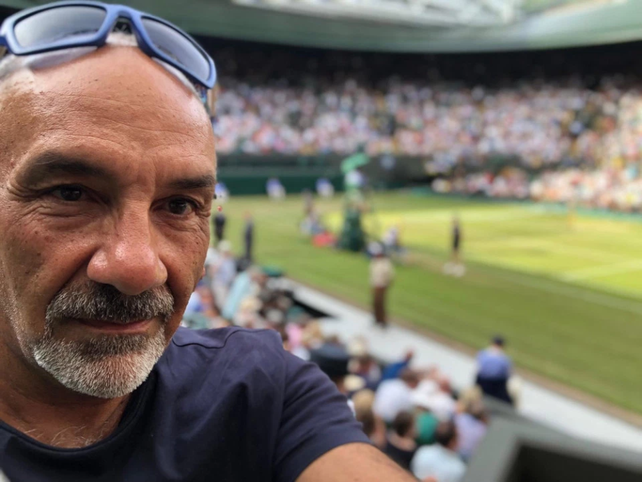 Ce a patit barbatul care a incercat sa-si faca poza langa ducesa Meghan Markle la Wimbledon! Paznicii au intervenit imediat. FOTO_10