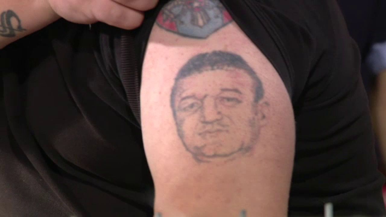 Fanul FCSB care si-a facut tatuaj IMENS cu Gigi Becali, in tribune la Giurgiu. FOTO_3