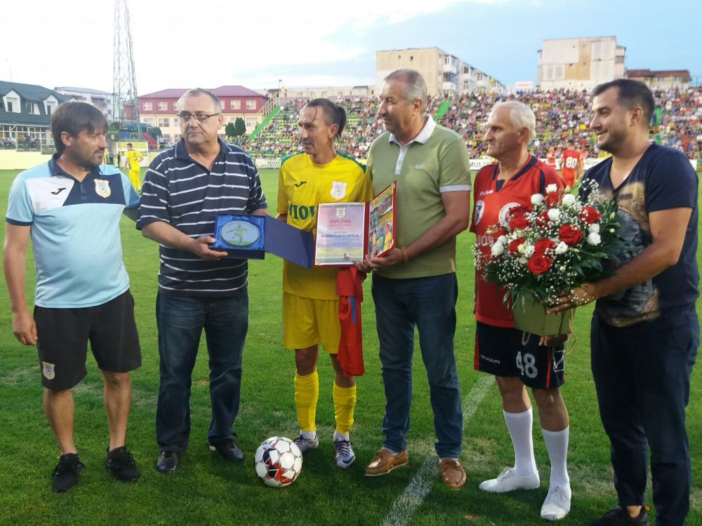 S-a retras, da nu prea! Sarbatorit la amicalul Mioveni - FCSB, Ayza a semnat cu alta echipa. Unde va juca in sezonul viitor