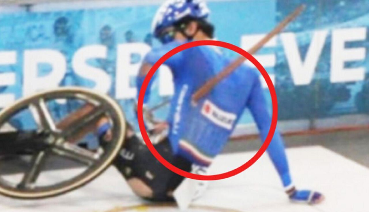 Incident socant pe velodrom: o aschie s-a desprins de pe pista si a strapuns ca o sulita un ciclist!_2