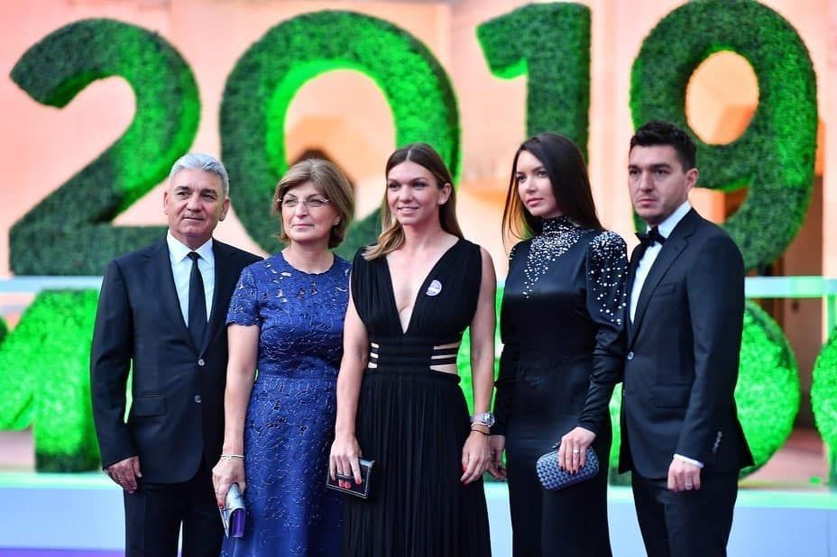 Simona Halep A STRALUCIT la Balul Campionilor! Romanca a petrecut alaturi de intreaga familie: reactia WTA | GALERIE FOTO_2