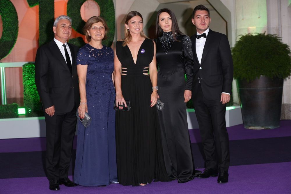 Simona Halep A STRALUCIT la Balul Campionilor! Romanca a petrecut alaturi de intreaga familie: reactia WTA | GALERIE FOTO_8
