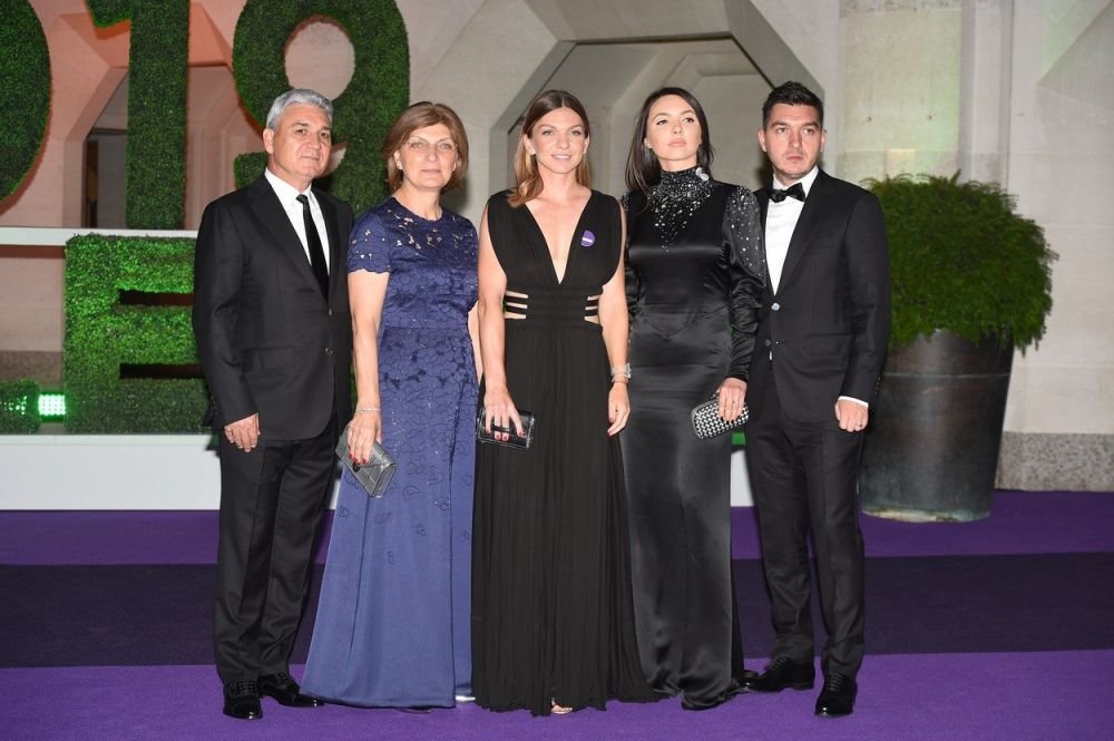 Simona Halep A STRALUCIT la Balul Campionilor! Romanca a petrecut alaturi de intreaga familie: reactia WTA | GALERIE FOTO_11