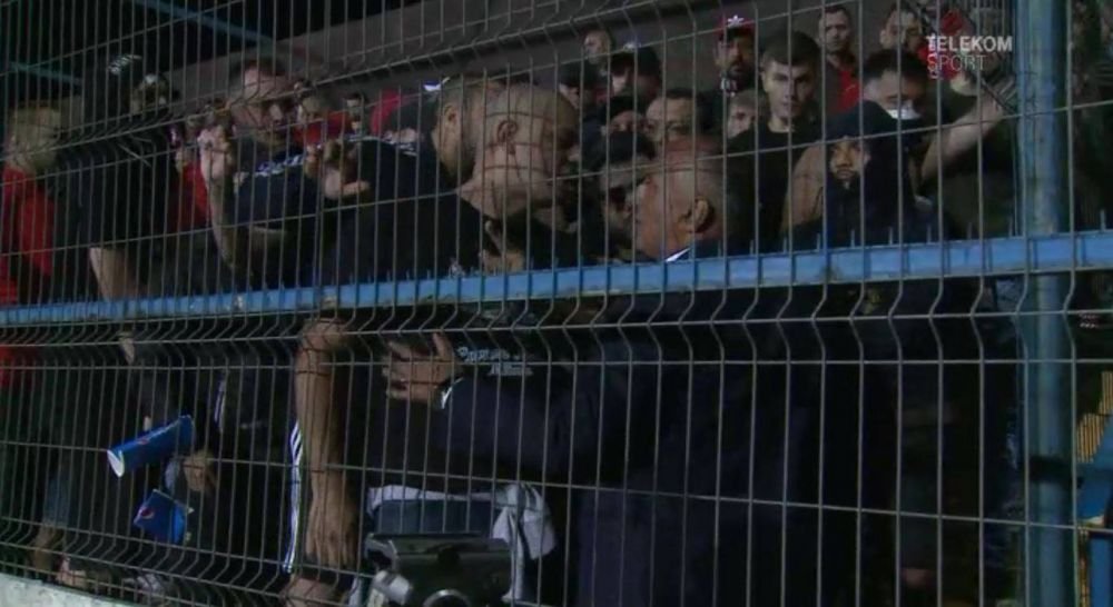 Cu niste nebuni d-astia e normal sa-ti fie frica! Huliganii trebuie interzisi cu ZECILE! Vand clubul, sa-mi faca oferta! Reactia lui Negoita dupa incidentele de la Viitorul - Dinamo