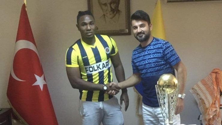 Nu e banc! O echipa a cumparat un jucator si l-a dat afara dupa doar 24 de ore! Ce si-au dat seama la prezentarea oficiala