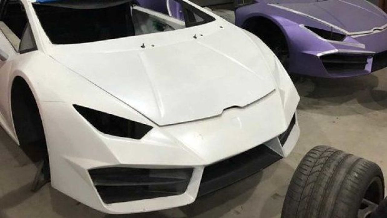Fabrica de Ferrari si Lamborghini FALSE inchisa de politisti! Cu cat se vindea o masina. FOTO_4