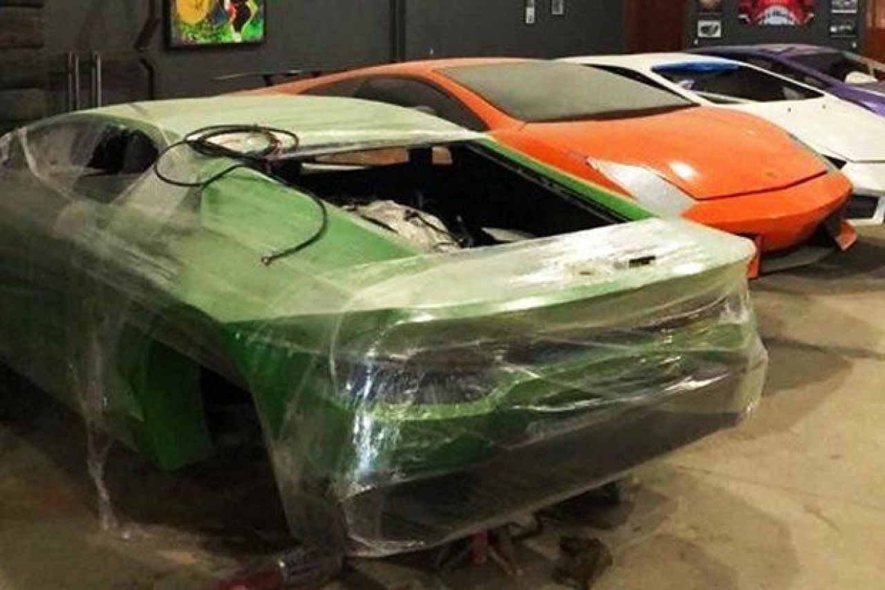 Fabrica de Ferrari si Lamborghini FALSE inchisa de politisti! Cu cat se vindea o masina. FOTO_8