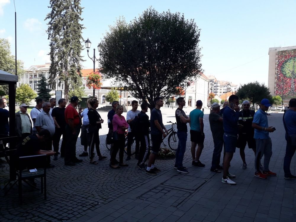 Cozi la Biroul de Organizare Evenimente Culturale din Sf. Gheorghe! :) Cerere uriasa de bilete la meciul cu FCSB!_2