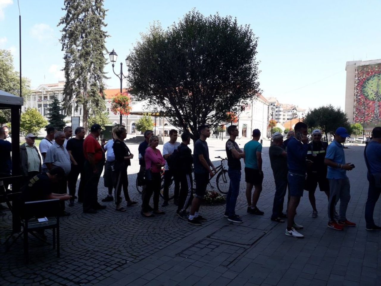 Cozi la Biroul de Organizare Evenimente Culturale din Sf. Gheorghe! :) Cerere uriasa de bilete la meciul cu FCSB!_2