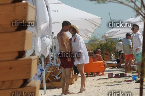 Pupicul care spune TOT! Simona Halep s-a sarutat cu milionarul pe plaja, la Mamaia! Imaginile momentului_3