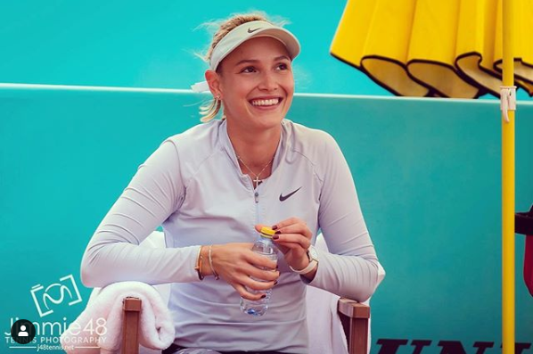 Donna Vekic a trecut peste despartirea de Wawrinka! Frumoasa jucatoare de tenis a postat poze incendiare din vacanta. FOTO_17
