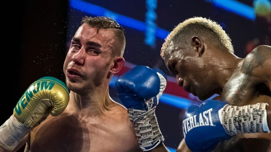 O noua TRAGEDIE in ring! Un boxer a murit dupa ce a fost facut KO in ring. VIDEO