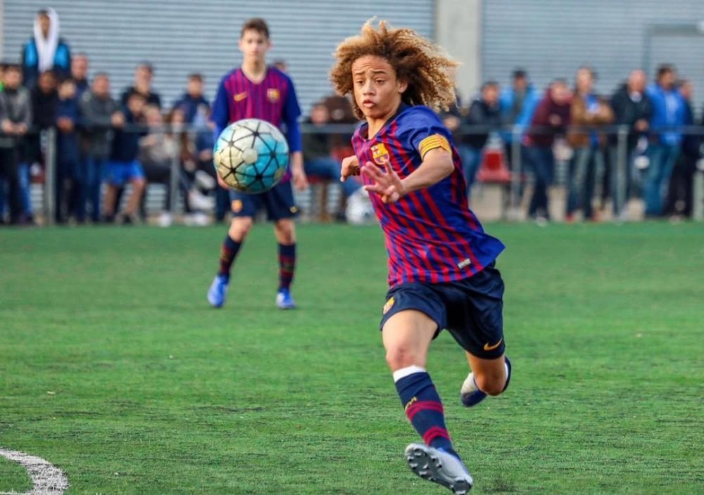 Viata fabuloasa a pustiului furat de PSG de la Barca! La 14 ani avea 1.4 milioane urmaritori pe Instagram, acum e asteptat sa devina vedeta in fotbal_9