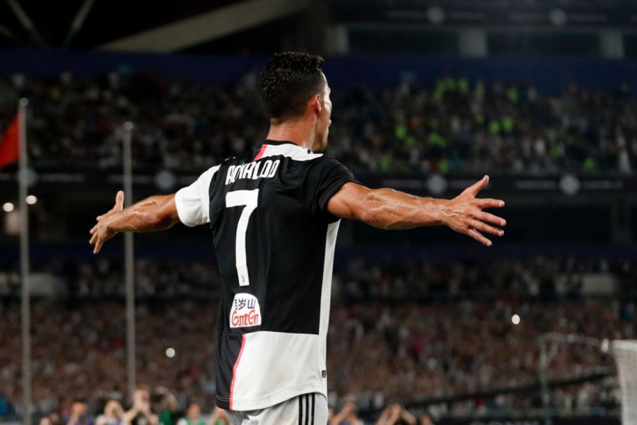 Topul BOGATILOR de pe Instagram! Cristiano Ronaldo primeste aproape 1 milion de dolari pentru o postare, Messi e pe locul 3! Cum arata clasamentul_1