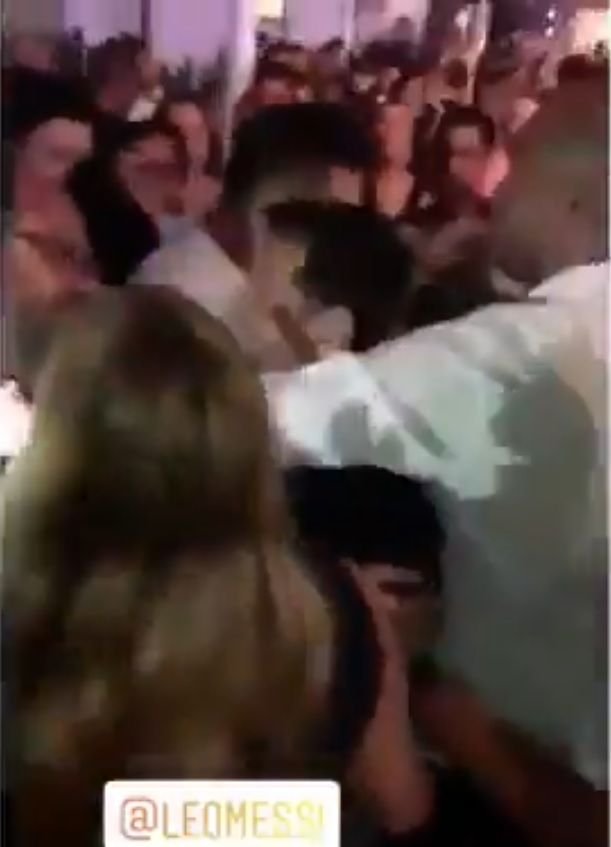 VIDEO SOCANT! Leo Messi, atacat de un barbat la un concert in Ibiza! Fortele de ordine au intervenit de urgenta
