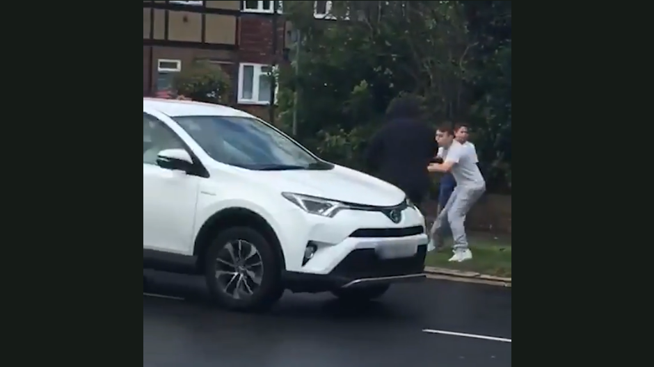 O noua scena SOC in Londra! Dupa Ozil, hotii au atacat un fost luptator de MMA! Cum a reactionat luptatorul. FOTO_9