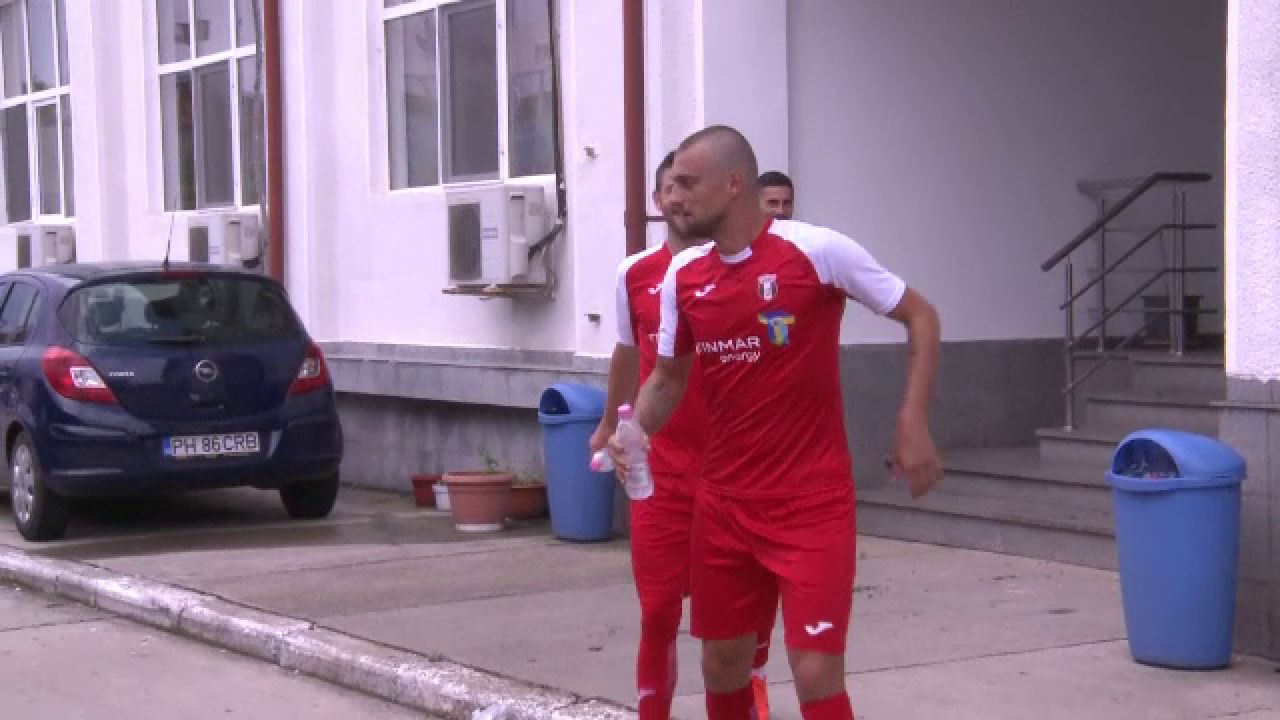 Gabi Tamas a venit cu STICLA DE APA in mana si a dat gol la primul meci: