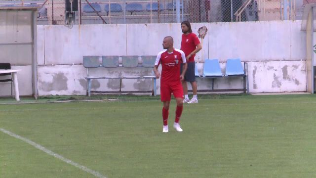 Gabi Tamas a venit cu STICLA DE APA in mana si a dat gol la primul meci: