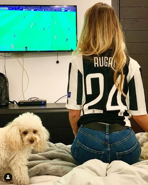 Tinta lui Arsenal vine de la Juventus insotit de cea mai SEXY jurnalista din Italia. Englezii abia o asteapta. FOTO_16