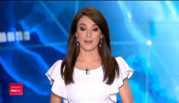 Momentul socant in care un jucator de 8 ani cade intr-un CANAL de langa teren. Mama lui a sarit disperata sa-l salveze. VIDEO