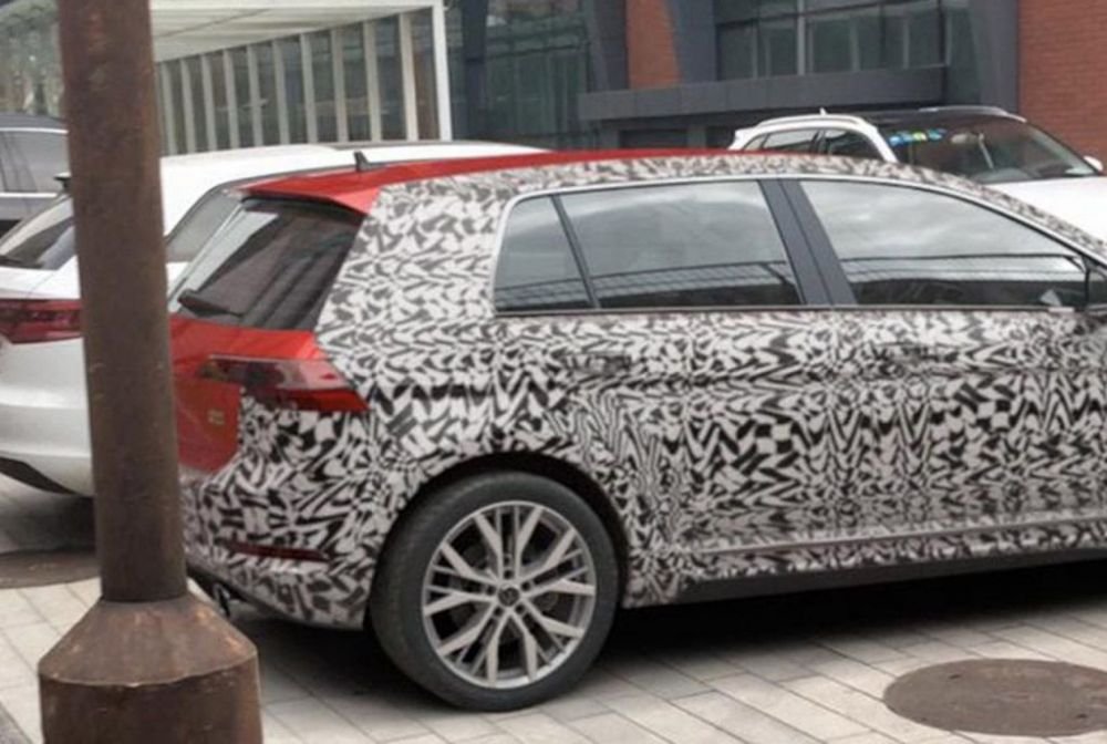 Primele imagini cu noul Volkswagen Golf 8 au ajuns pe net. Surprizele pregatite de nemti. FOTO_30