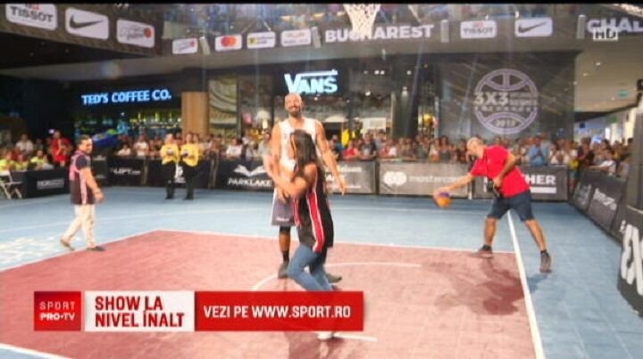 Catalina Ponor si Marian Dragulescu s-au intrecut si ei la baschet 3x3, la cel mai tare turneu din Romania! Norocul lor s-a numit Virgil Stanescu :)