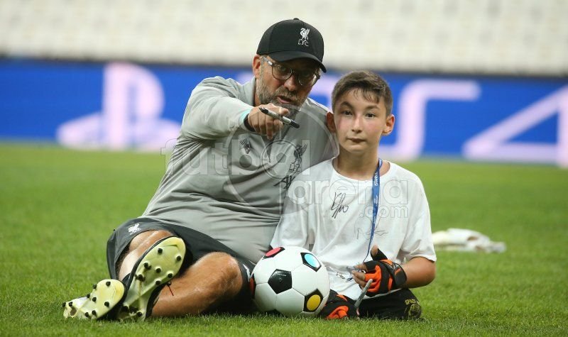 Imagini cutremuratoare la antrenamentul lui Liverpool! Copii cu probleme grave de sanatate s-au jucat cu SUPERVEDETELE lui Klopp
