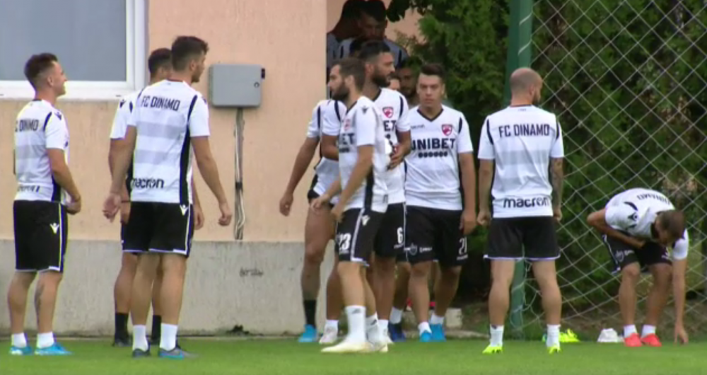 Chiar era ceva suspect! :)) Descindere a agentilor antidoping la antrenamentul lui Dinamo: 10 jucatori luati la analize! Uhrin: Dinamo are probleme, de aia sunt aici