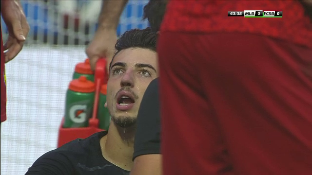 A fost gol?! Vlad a cazut INCONSTIENT la pamant! Moment INCREDIBIL in meciul FCSB! Ce s-a intamplat