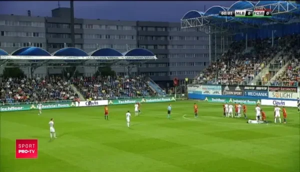 Coman i-a dat un COT IN FATA adversarului, arbitrul i-a dat numai galben! Faza INEXPLICABILA la marginea careului FCSB