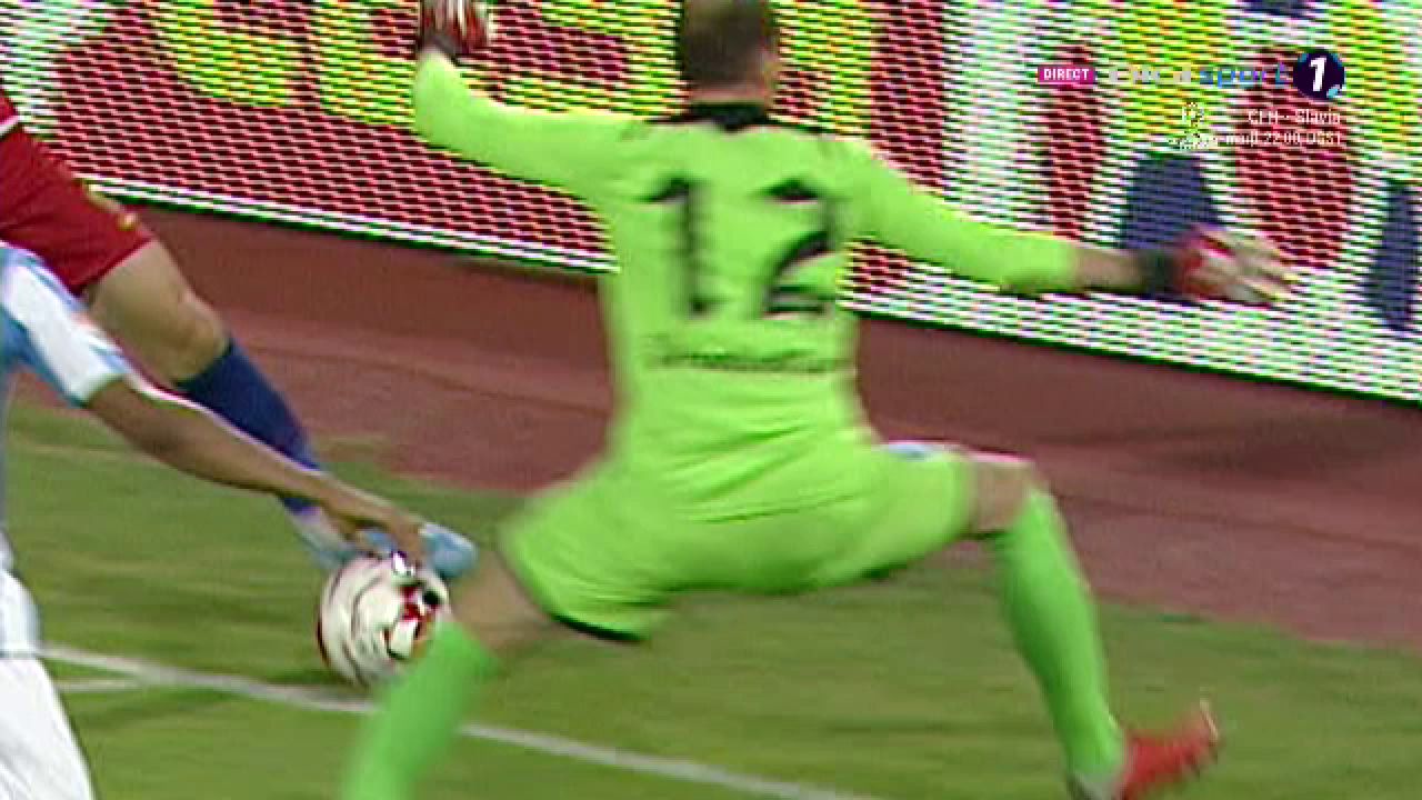 De ce NU trebuia sa primeasca FCSB penalty cu Iasi! Mingea a fost trimisa de Popescu spre Gikiewicz din SPATELE liniei portii_2