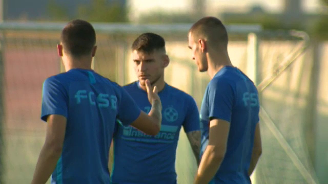 Cel mai inalt din clasa! :) Prima aparitie a lui Chorbadzhiyski alaturi de colegii sai de la FCSB_3