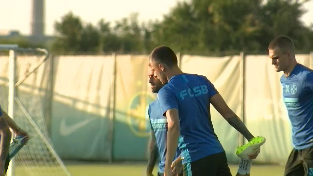 Cel mai inalt din clasa! :) Prima aparitie a lui Chorbadzhiyski alaturi de colegii sai de la FCSB_7