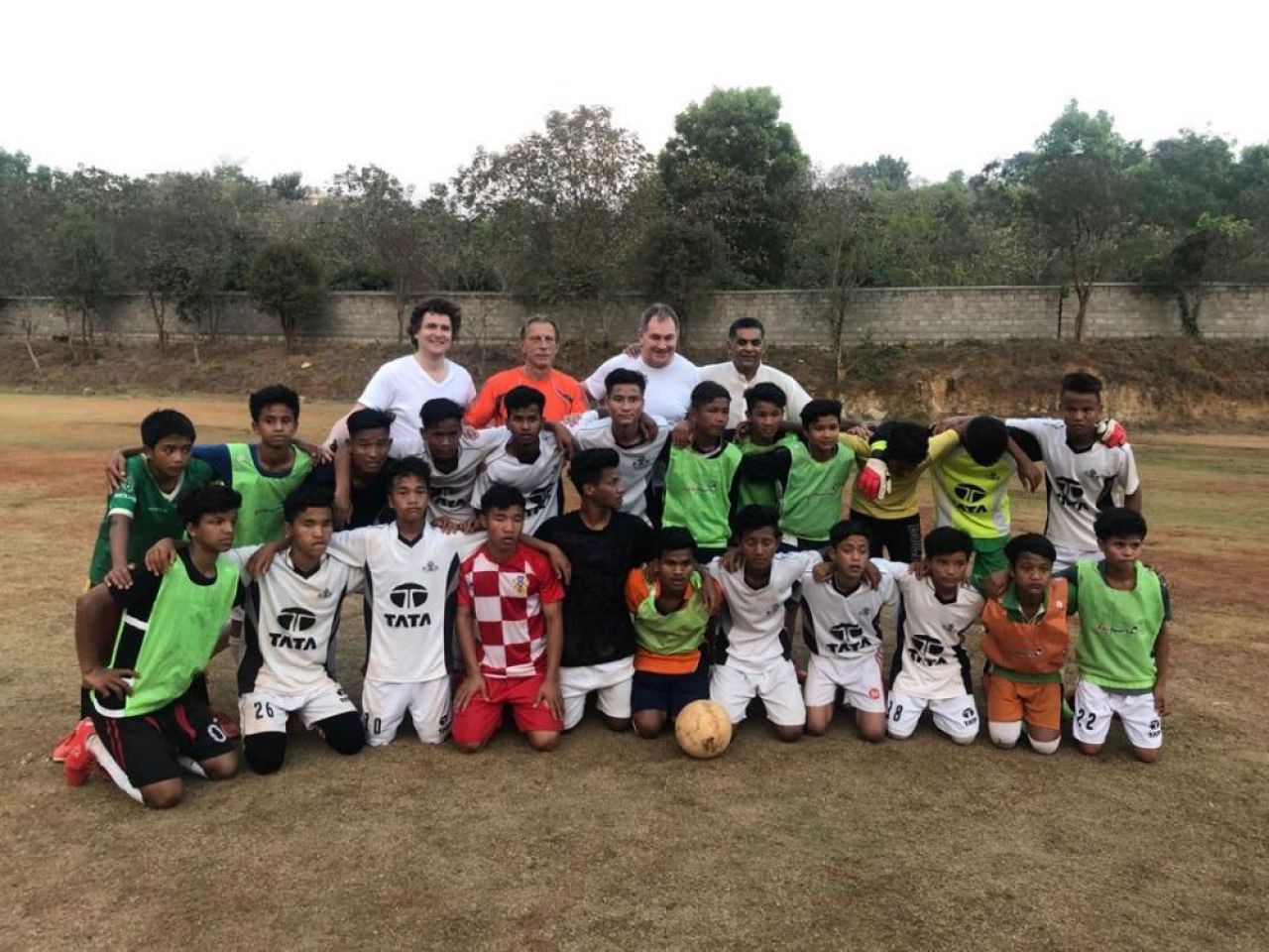 Ce a facut Christoph Daum in 2019? A jucat pentru FC Diabetologie, a antrenat in Bhubaneswar si a facut yoga la Bangalore_2
