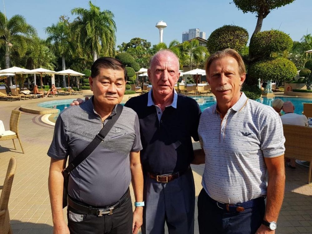 Ce a facut Christoph Daum in 2019? A jucat pentru FC Diabetologie, a antrenat in Bhubaneswar si a facut yoga la Bangalore_9
