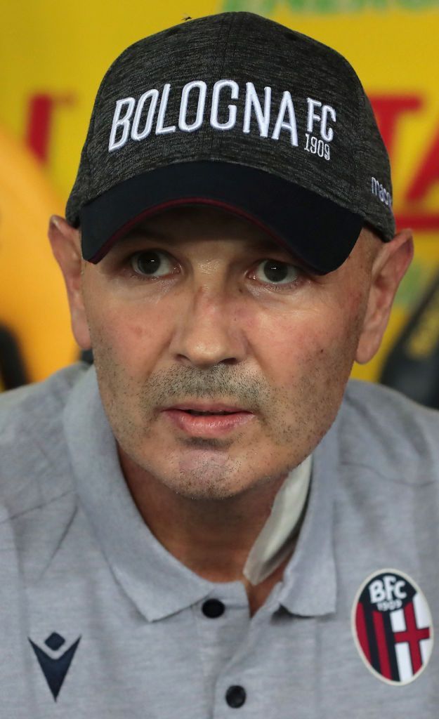 Imagini cutremuratoare: Sinisa Mihajlovic a iesit din spital dupa 40 zile de chimioterapie ca sa asiste la meciul cu Verona. FOTO_3