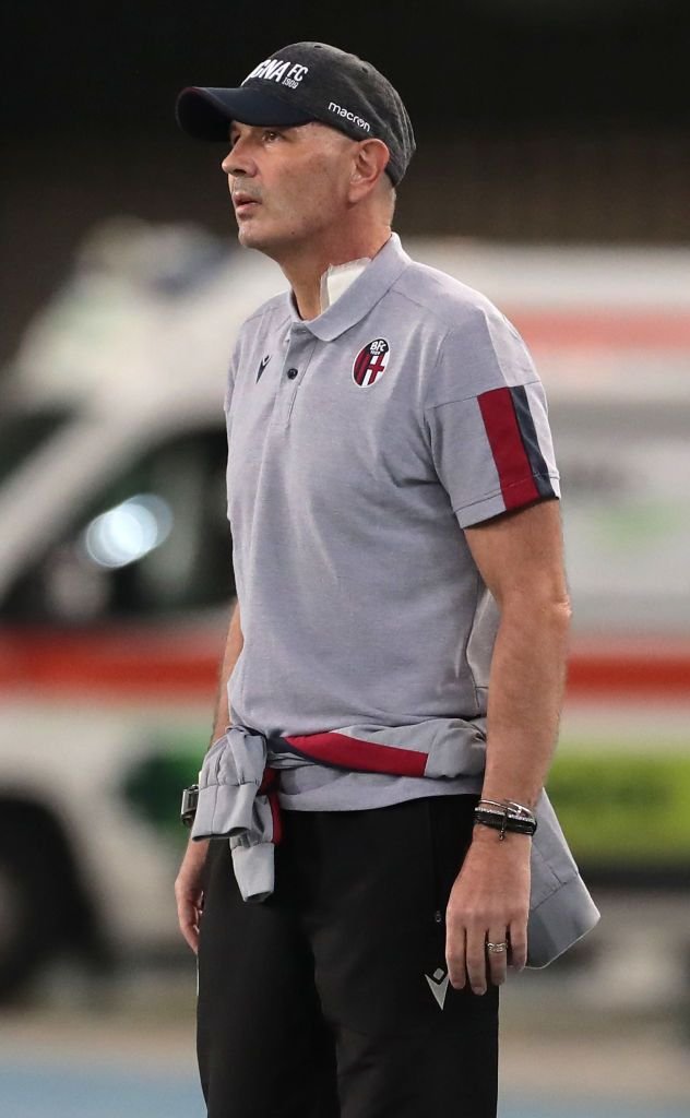 Imagini cutremuratoare: Sinisa Mihajlovic a iesit din spital dupa 40 zile de chimioterapie ca sa asiste la meciul cu Verona. FOTO_6