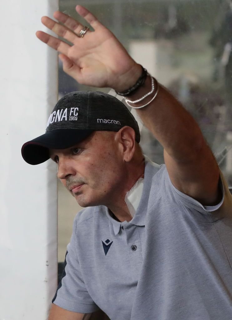 Imagini cutremuratoare: Sinisa Mihajlovic a iesit din spital dupa 40 zile de chimioterapie ca sa asiste la meciul cu Verona. FOTO_12