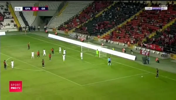 Vural inscrie din lovitura libera din unghi si sare in bratele lui Sumudica! 3-0 pentru Gazisehir